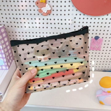 Malla cosmética maquillaje bolsas de maquillaje titular lindo transparente cremallera corazón negro lápiz impreso pluma caso bol