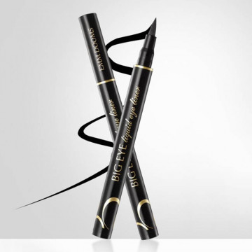 2020 Frauen 1 Stück Eyeliner Liquid Pen Wasserdicht Langlebig Schnell trocknend Glattes Make-up Schönheit matte Eyeliner Stempel